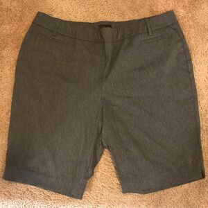 Women’s Plus Size 24W Gray Bermuda Dressy Shorts Rekucci